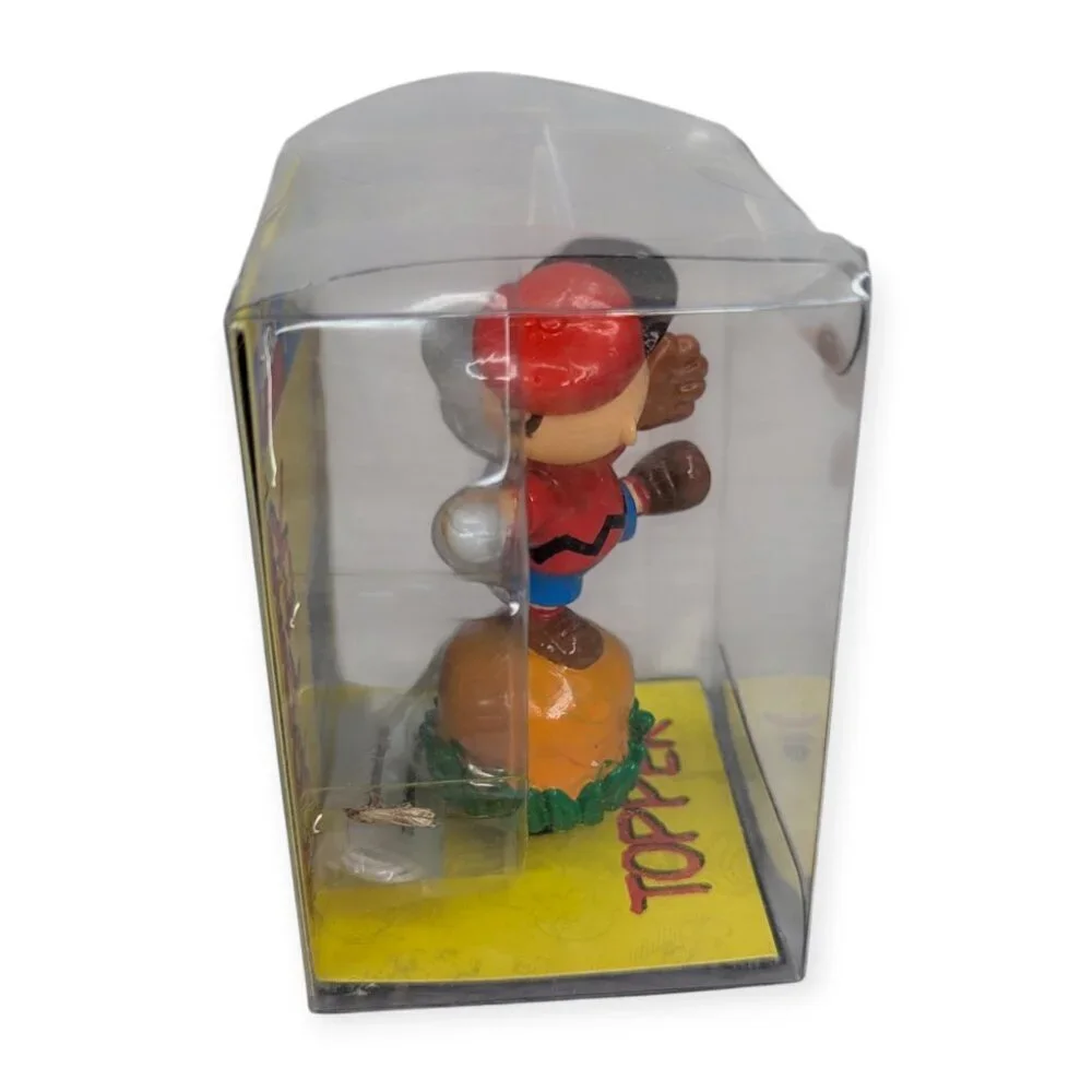 NIB Peanuts Charlie Brown Throwing Baseball Computer Topper